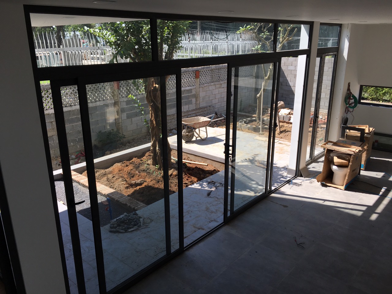 CỬA ĐI MỞ LÙA (TRƯỢT) 2 Cửa đi lùa XINGFA