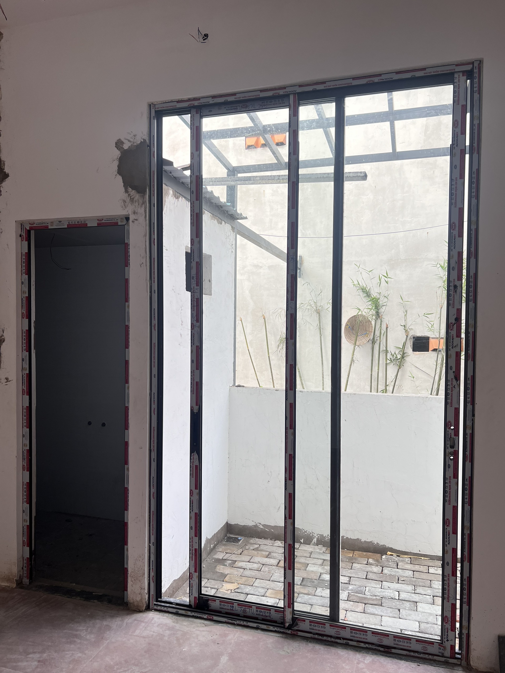 CỬA ĐI MỞ LÙA (TRƯỢT) 7 z5240910600255 f04a59cd7f2ae9e0d2d15dbfd68577ff