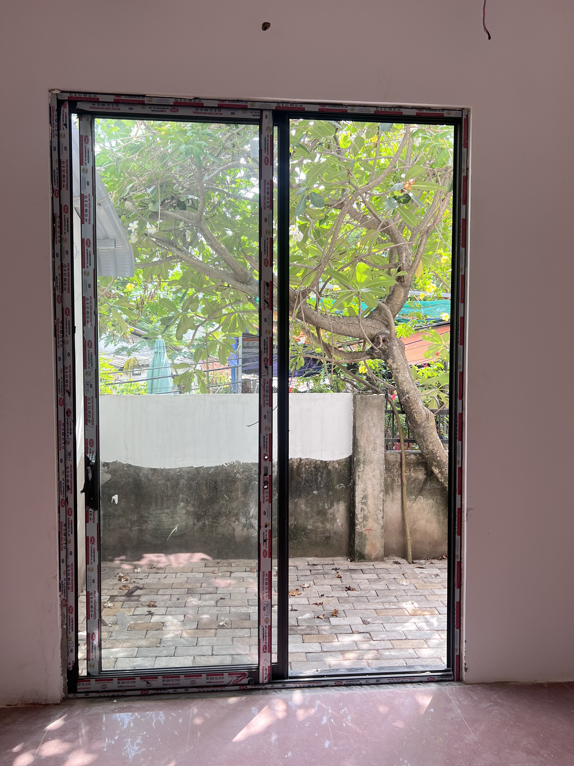 CỬA ĐI MỞ LÙA (TRƯỢT) 9 z5240910626112 20c24b77d3eecc305b7360f10da7493d