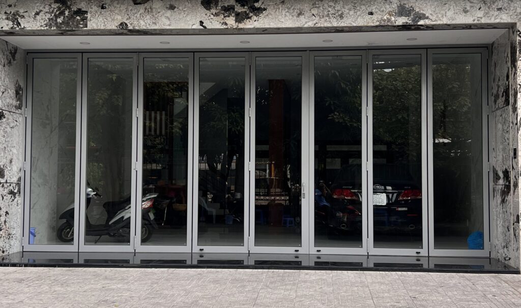 Cửa xếp trượt nhôm XINGFA