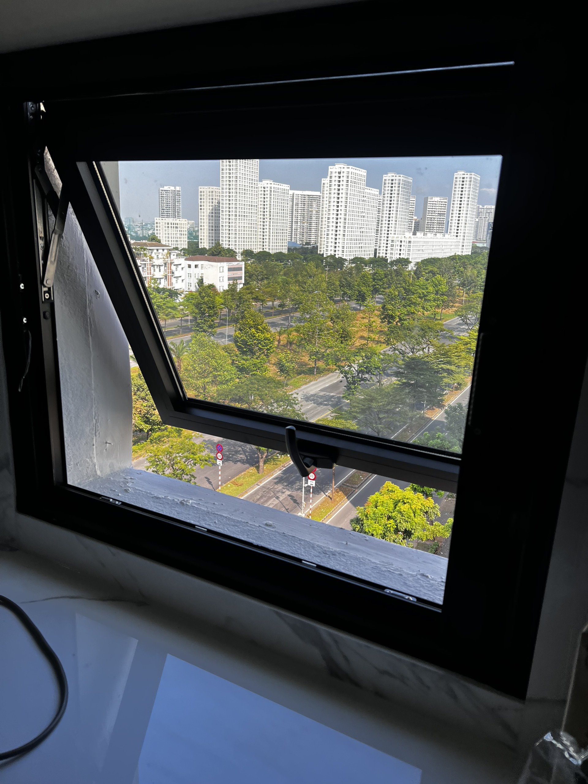 CỬA SỔ MỞ HẤT (BẬT) 18 Cửa sổ mở hất