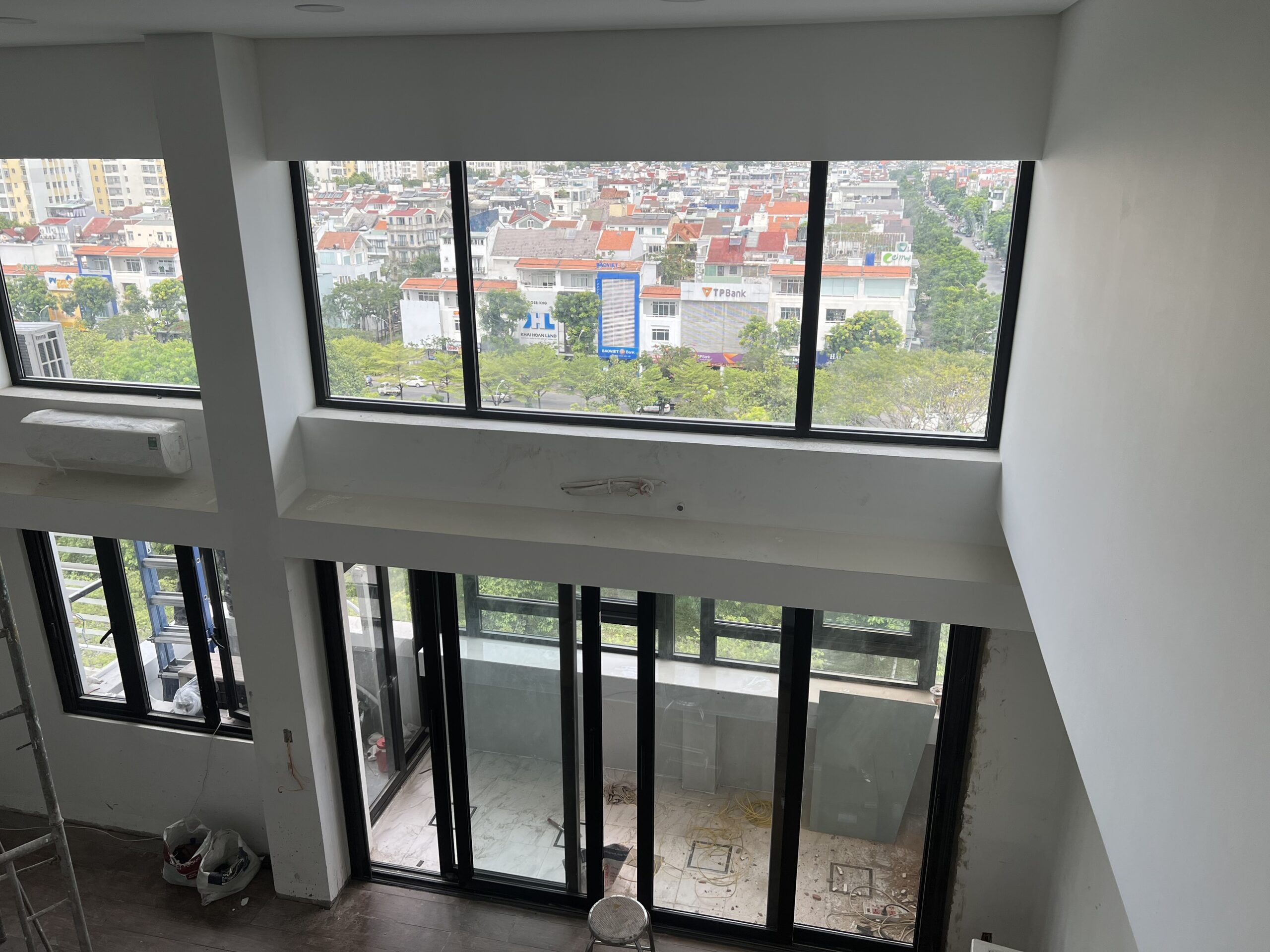 CỬA ĐI MỞ LÙA (TRƯỢT) 12 z5240937784084 f92f2b59cc0f394059c867a208416a0b scaled