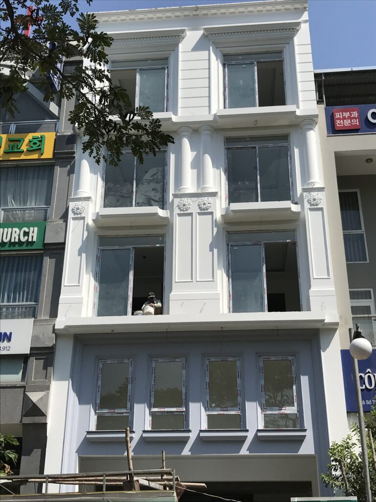 CỬA ĐI MỞ LÙA (TRƯỢT) 27 Mặt tiền sử dụng cửa lùa 2 cánh