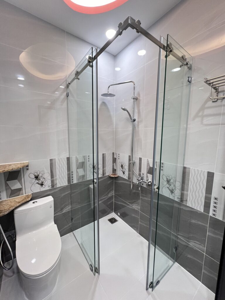 Cửa kính nhà tắm đẹp