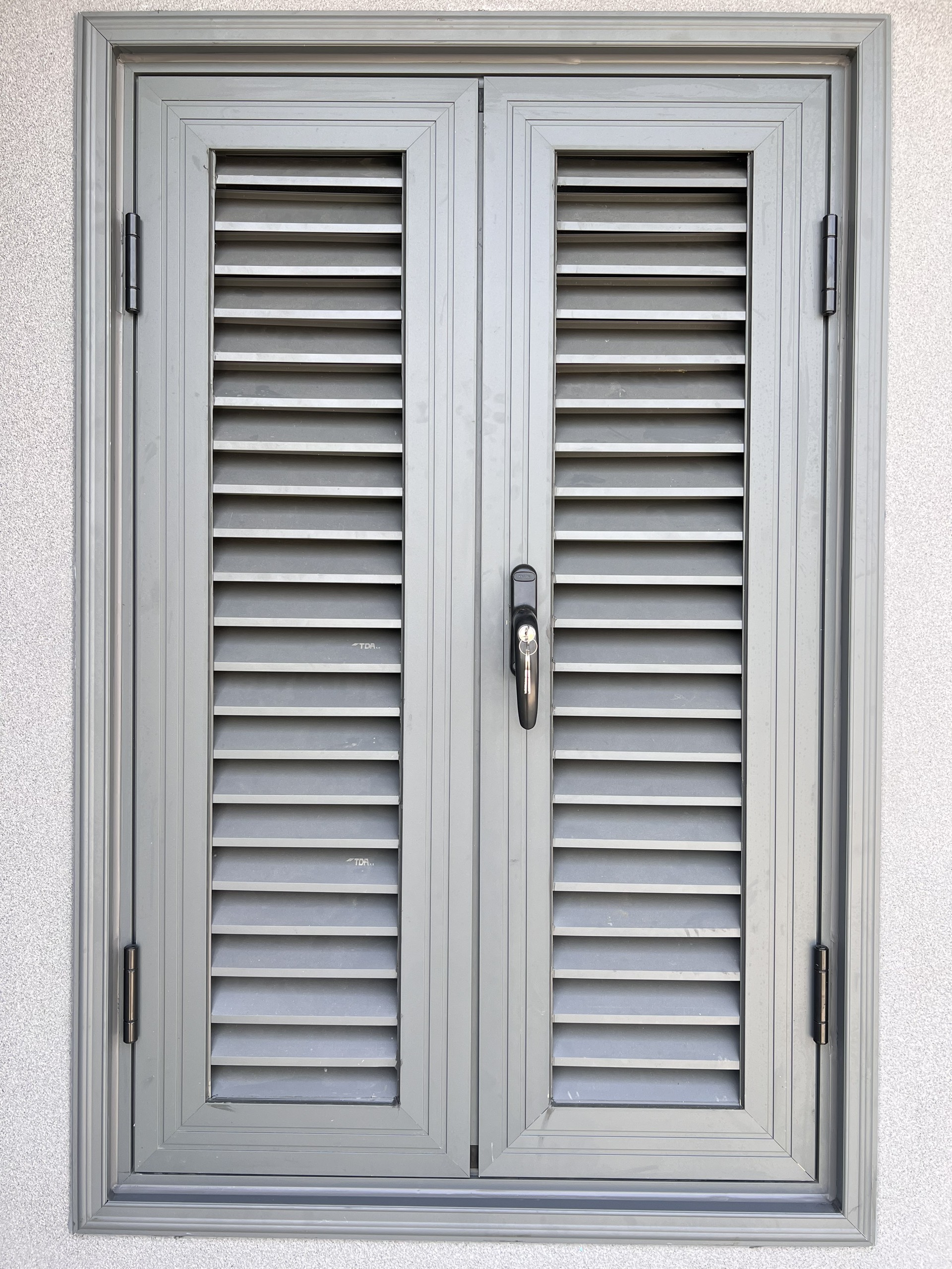 CỬA LÁ CHỚP LẤY THOÁNG 2 z5240919276857 1d897b40c01e183fcef0d2aebf149972