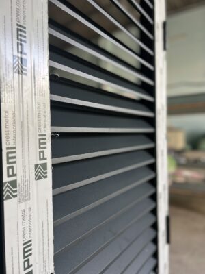 Cửa nhôm lá chớp lấy thoáng